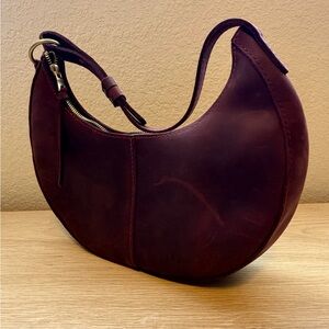 Portland Leather - Almost Perfect Classic Nora Shoulder Bag - Plum